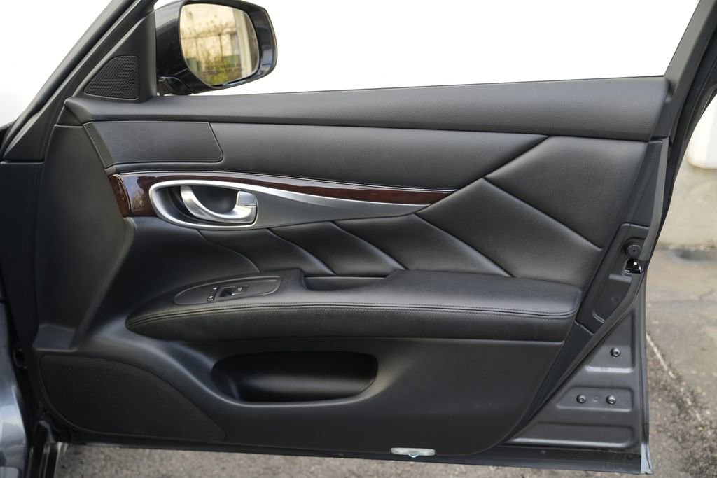 Used 2015 INFINITI Q70 L 3.7 RWD image 34