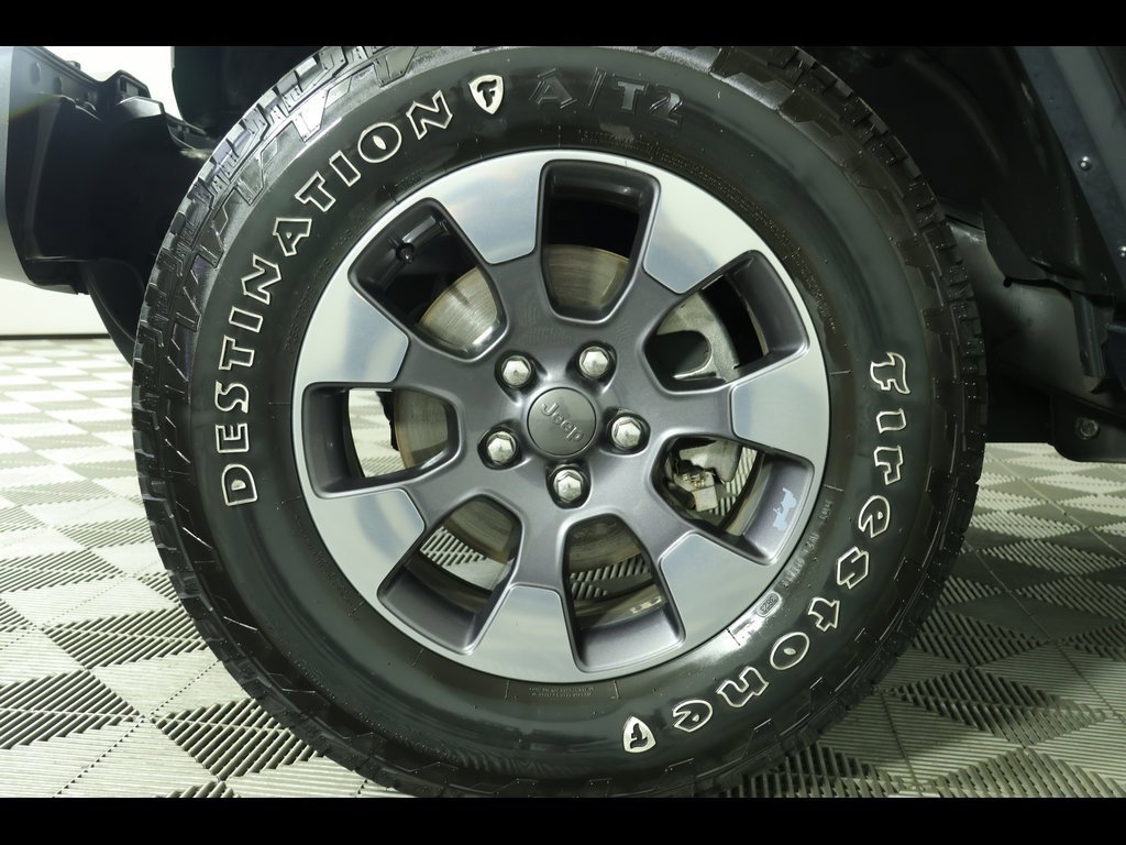 Used 2018 Jeep Wrangler Unlimited Sahara image 13