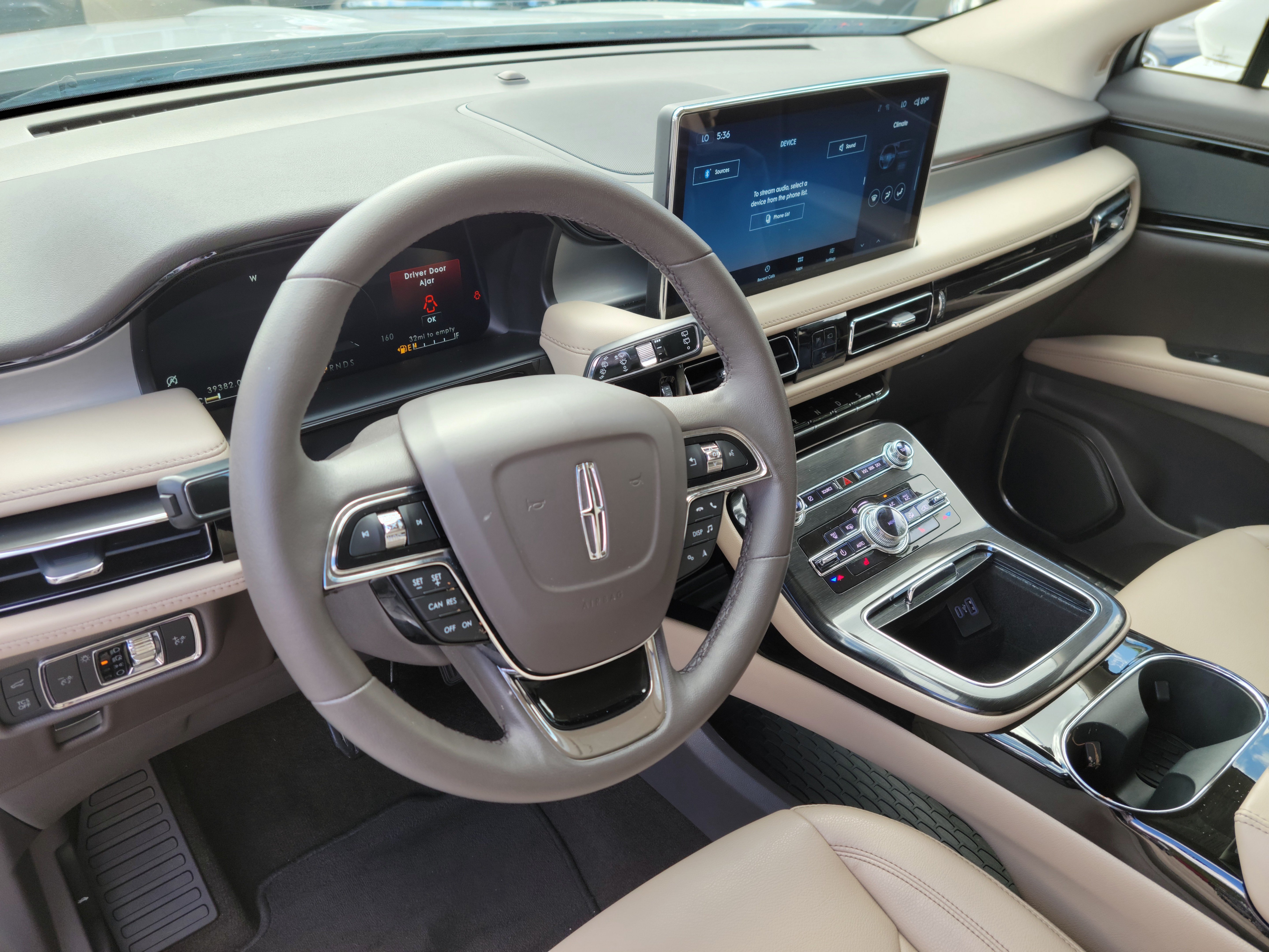 Certified 2022 Lincoln Corsair Reserve w/ Elements Package FWD image 14