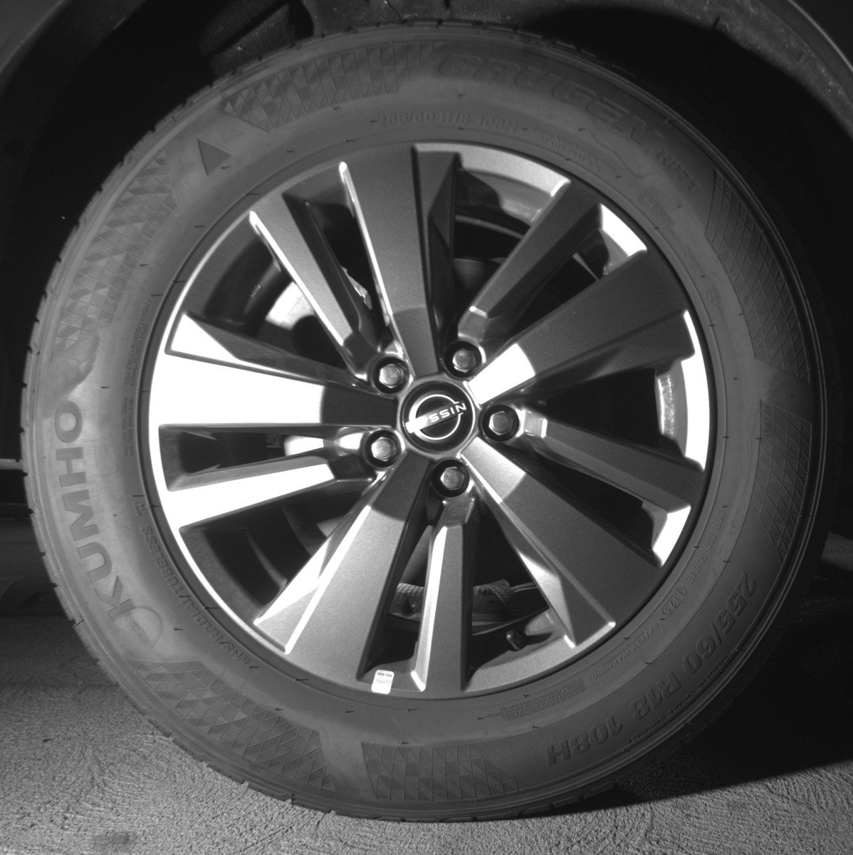 Used 2025 Nissan Pathfinder SV FWD image 15