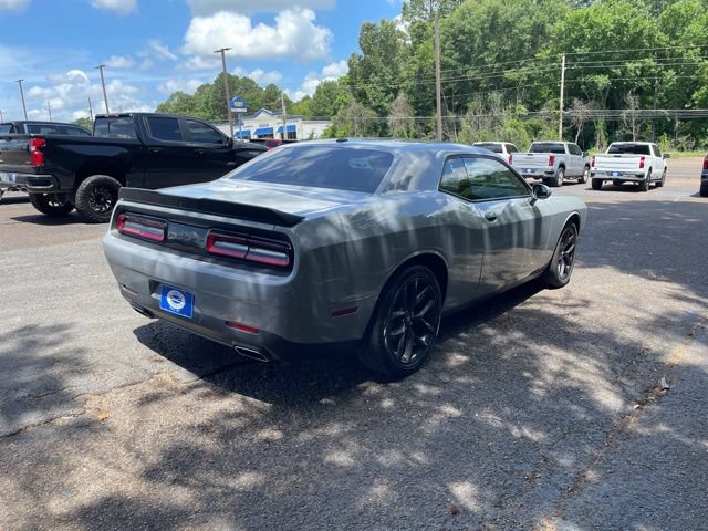 Used 2021 Dodge Challenger SXT w/ Driver Convenience Group RWD image 5