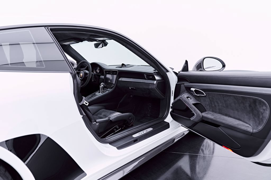Used 2018 Porsche 911 GT3 RWD image 47