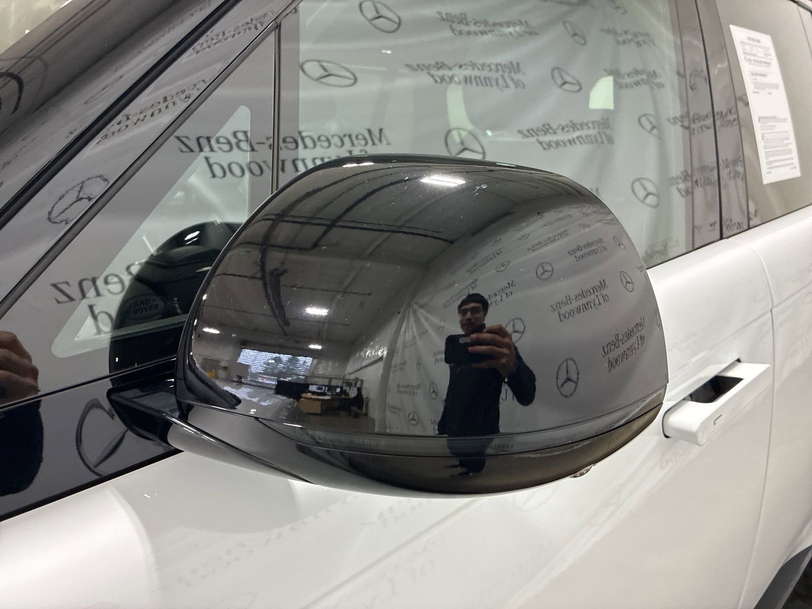 Used 2025 Land Rover Range Rover SE image 16