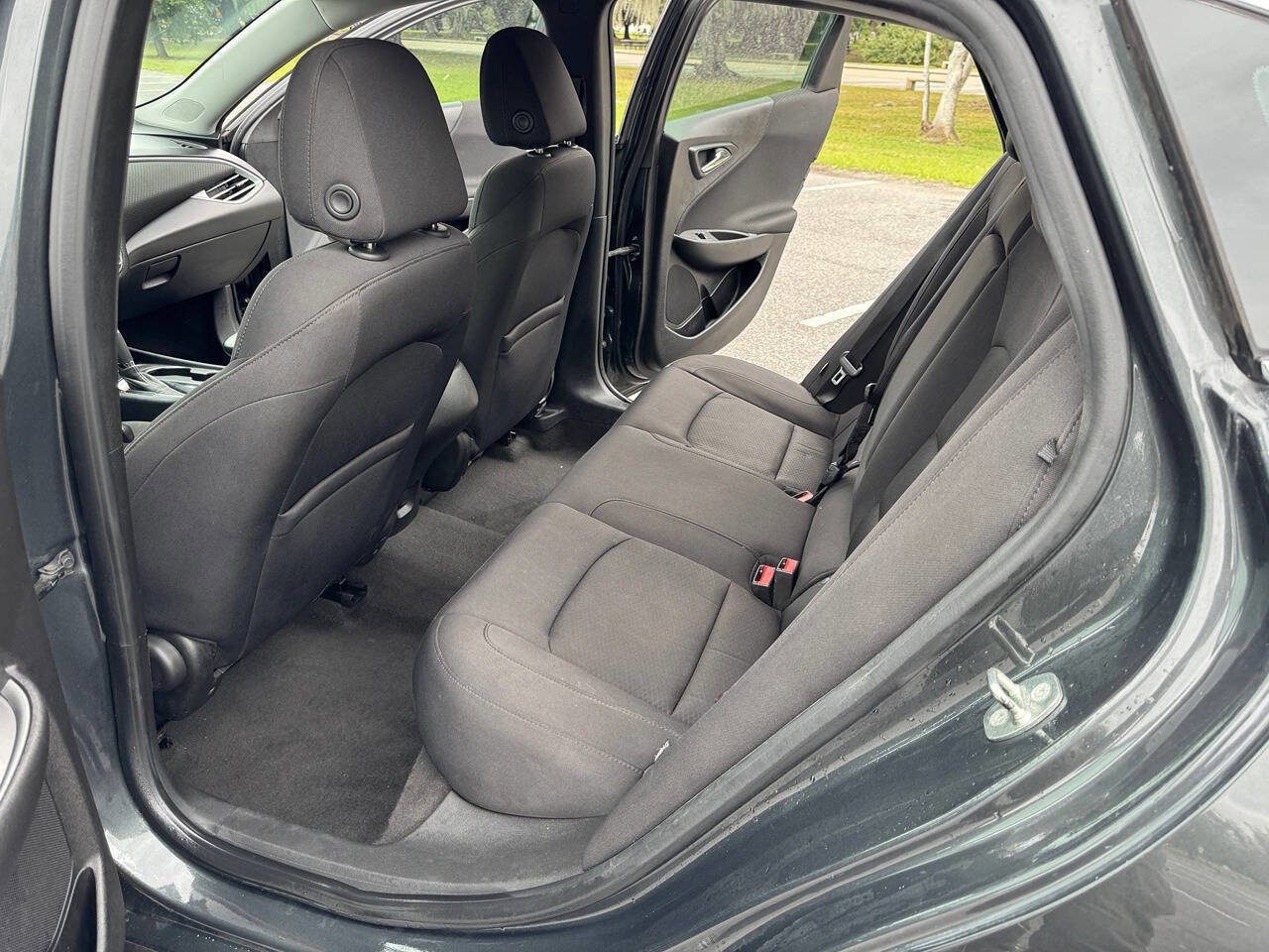 Used 2018 Chevrolet Malibu LS image 15