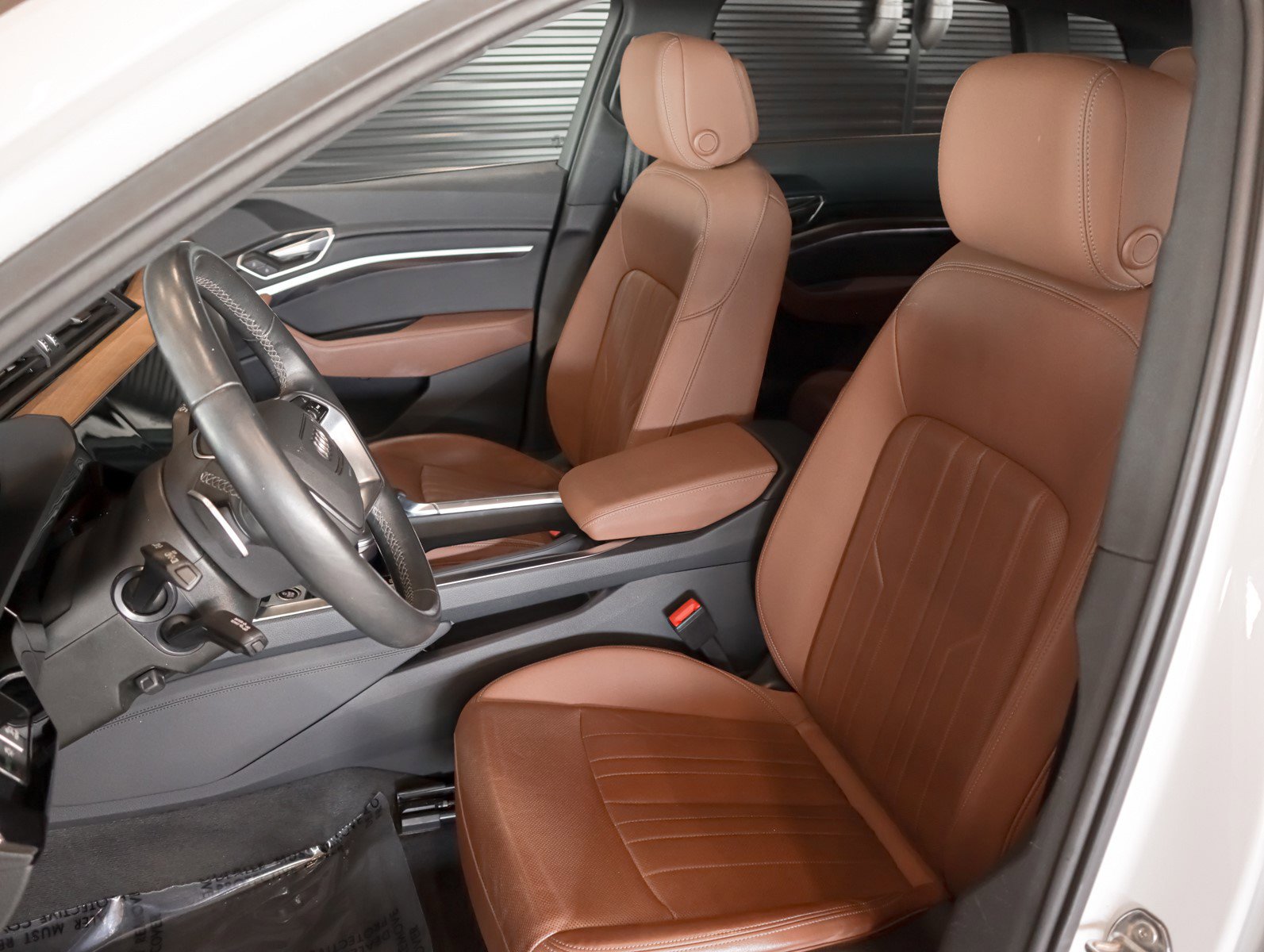 Used 2024 Audi Q8 e-tron Premium Plus image 8