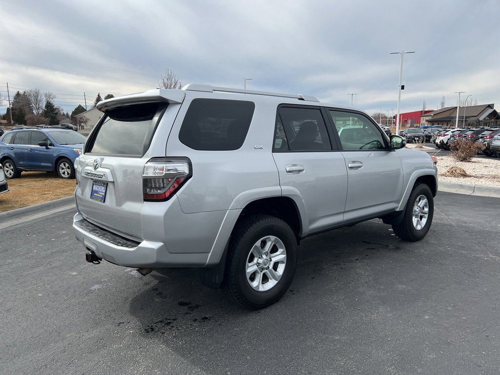 Used 2016 Toyota 4Runner SR5 Premium image 4