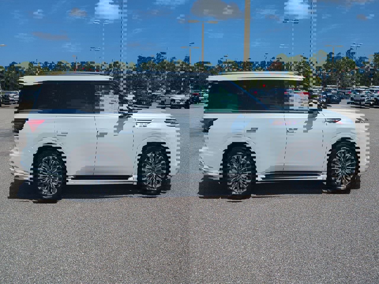 New 2026 INFINITI QX80 Luxe w/ Cargo Package image 3