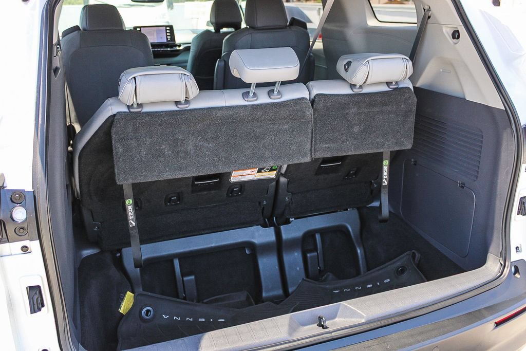 Used 2021 Toyota Sienna XLE w/ XLE Plus Package FWD image 26