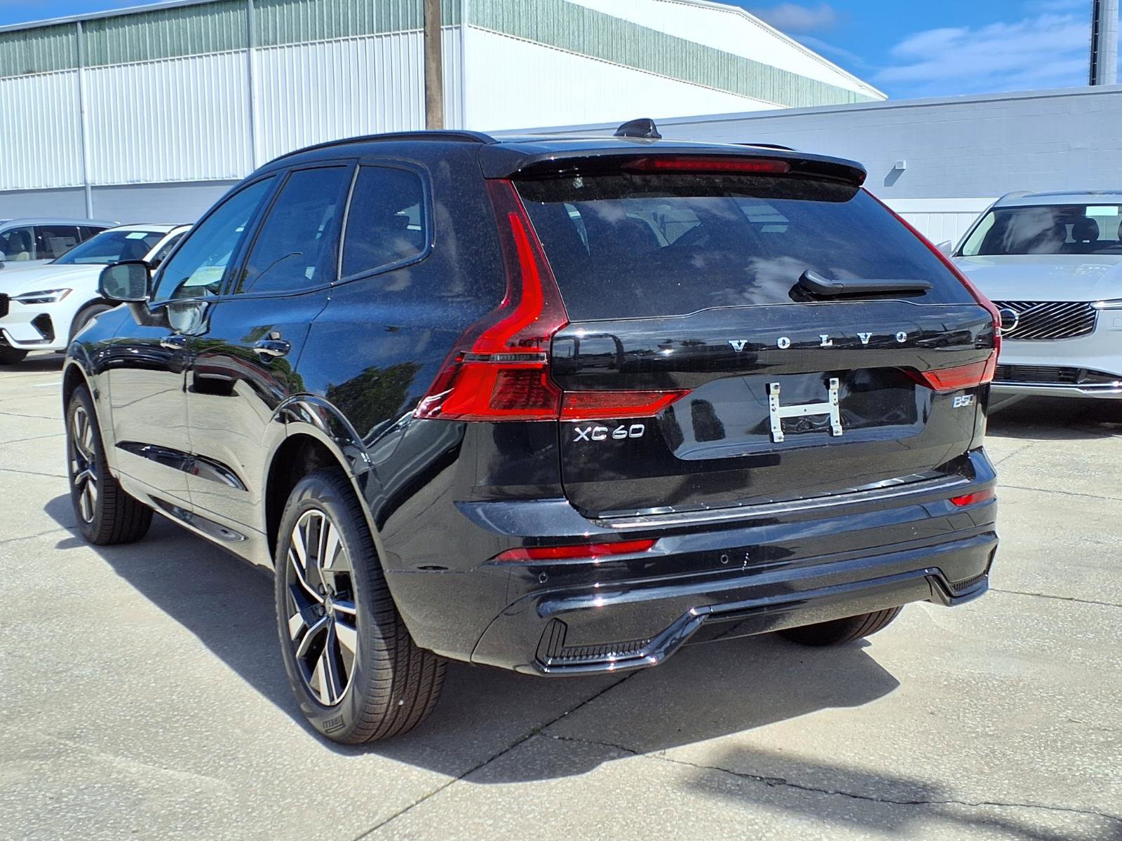 New 2026 Volvo XC60 B5 Core w/ Protection Package Premier AWD/4WD image 5