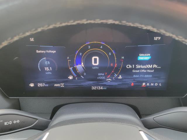 Used 2025 Chevrolet Traverse LT image 11