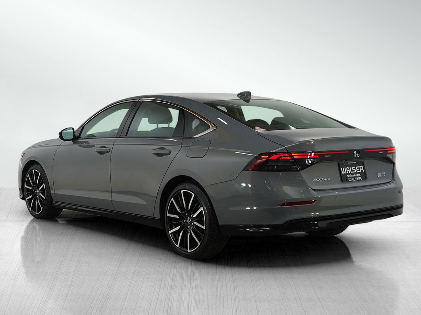 Used 2025 Honda Accord Touring image 3