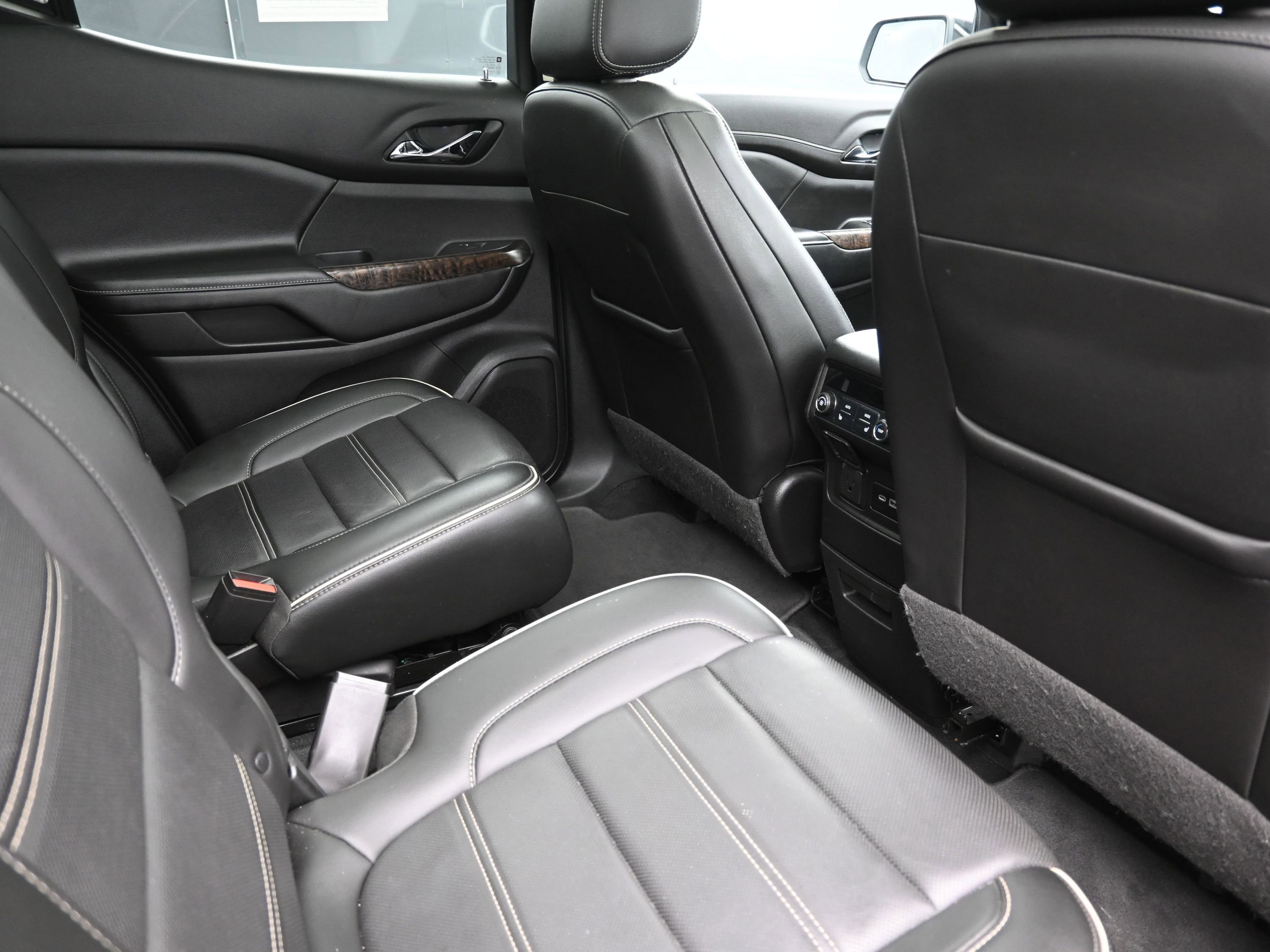 Used 2021 GMC Acadia Denali image 24