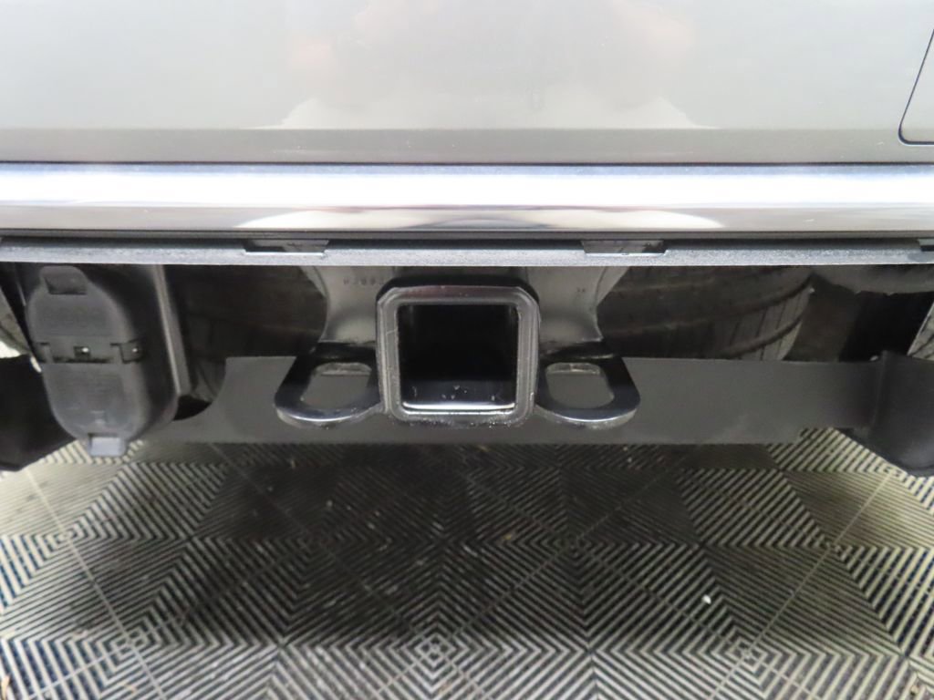 Used 2025 GMC Yukon AT4 w/ LPO, Get Active Package AWD/4WD image 50