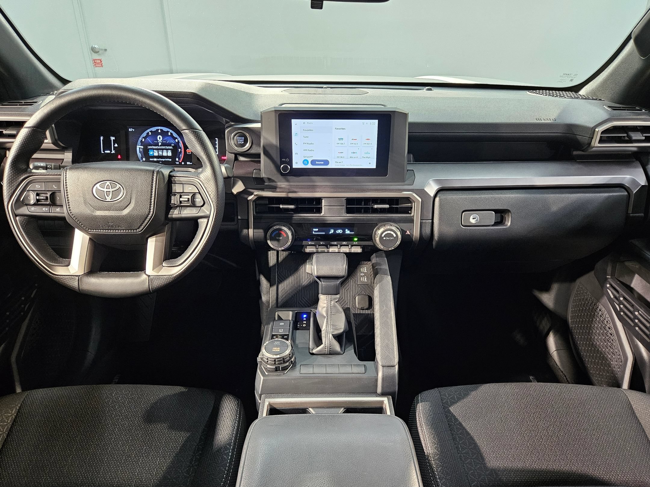 Used 2025 Toyota 4Runner SR5 AWD/4WD image 10