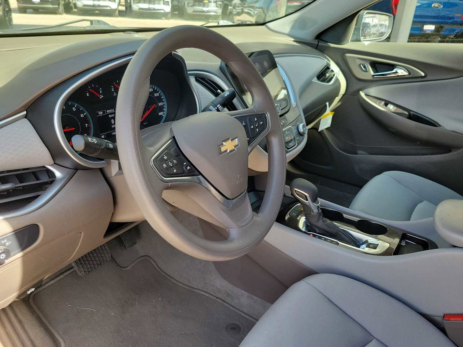 Used 2025 Chevrolet Malibu LS image 2