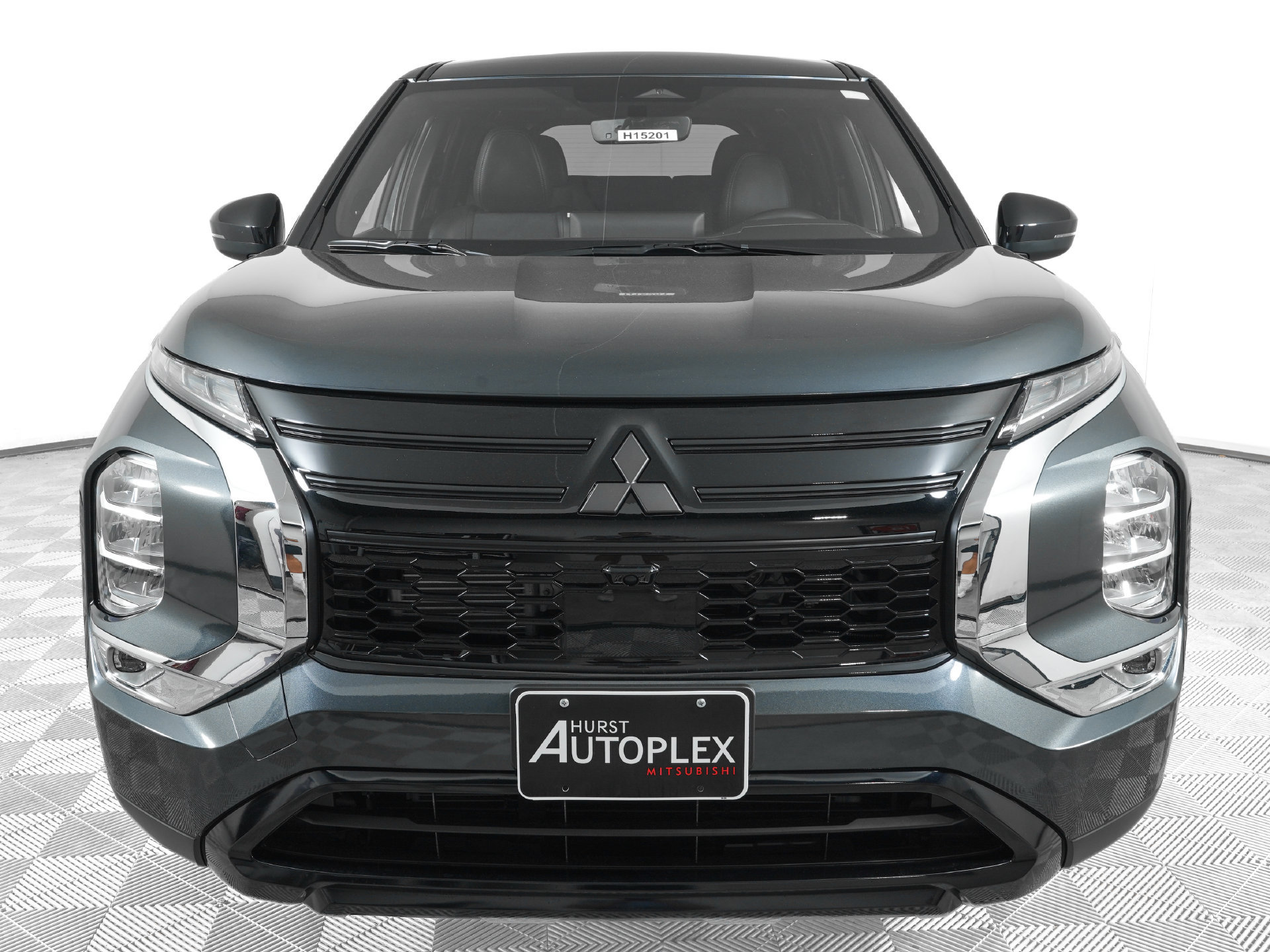 New 2026 Mitsubishi Outlander LE FWD image 3