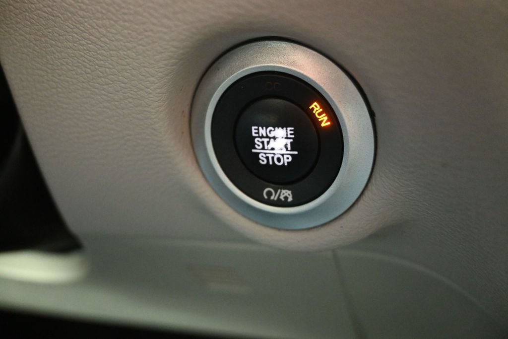 Used 2017 Chrysler Pacifica Touring-L FWD image 22