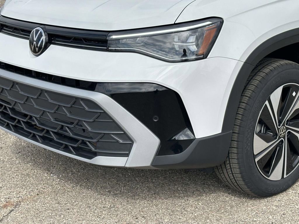 New 2025 Volkswagen Taos SE AWD/4WD image 6