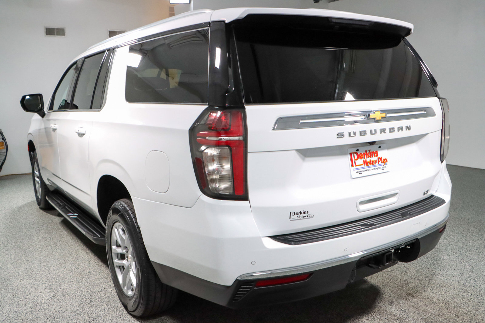 Used 2023 Chevrolet Suburban LT image 9