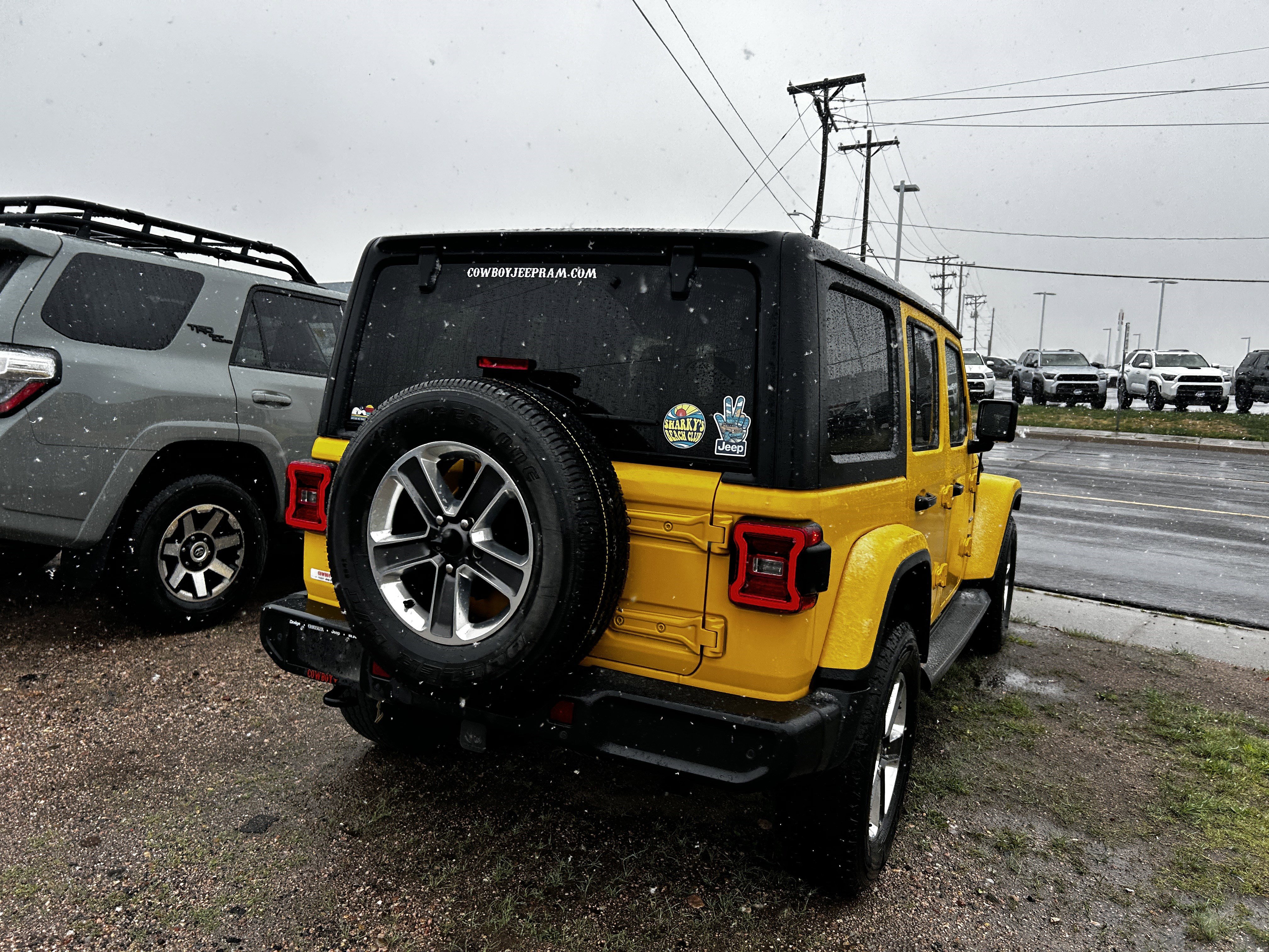 Used 2018 Jeep Wrangler Unlimited Sahara AWD/4WD image 4