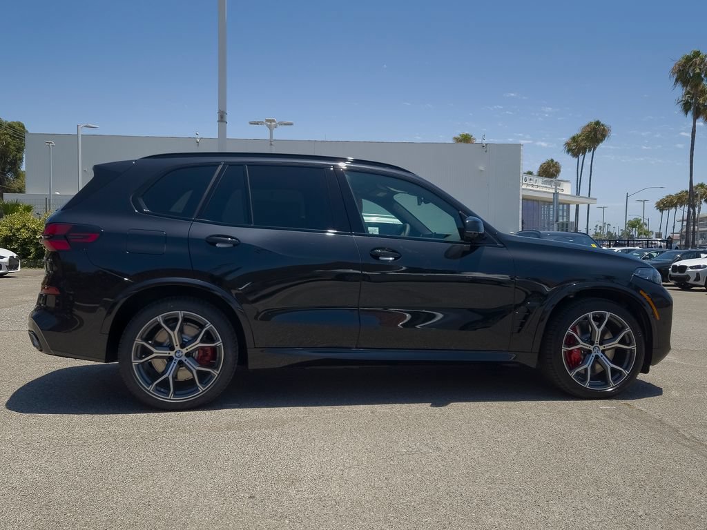 New 2026 BMW X5 xDrive50e w/ M Sport Package AWD/4WD image 4