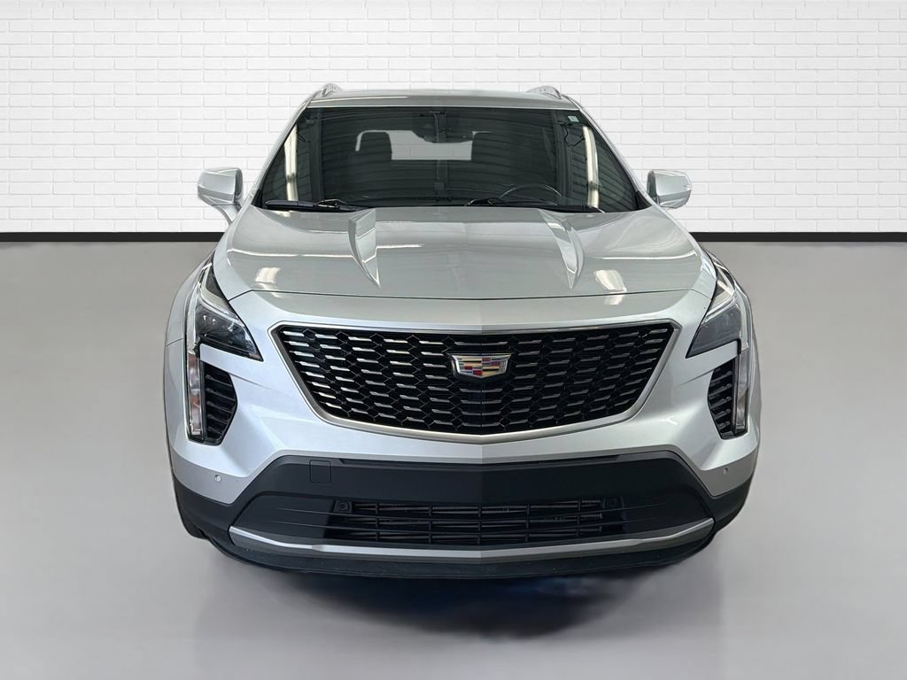 Used 2022 Cadillac XT4 Premium Luxury w/ Safety Alert Package AWD/4WD image 2