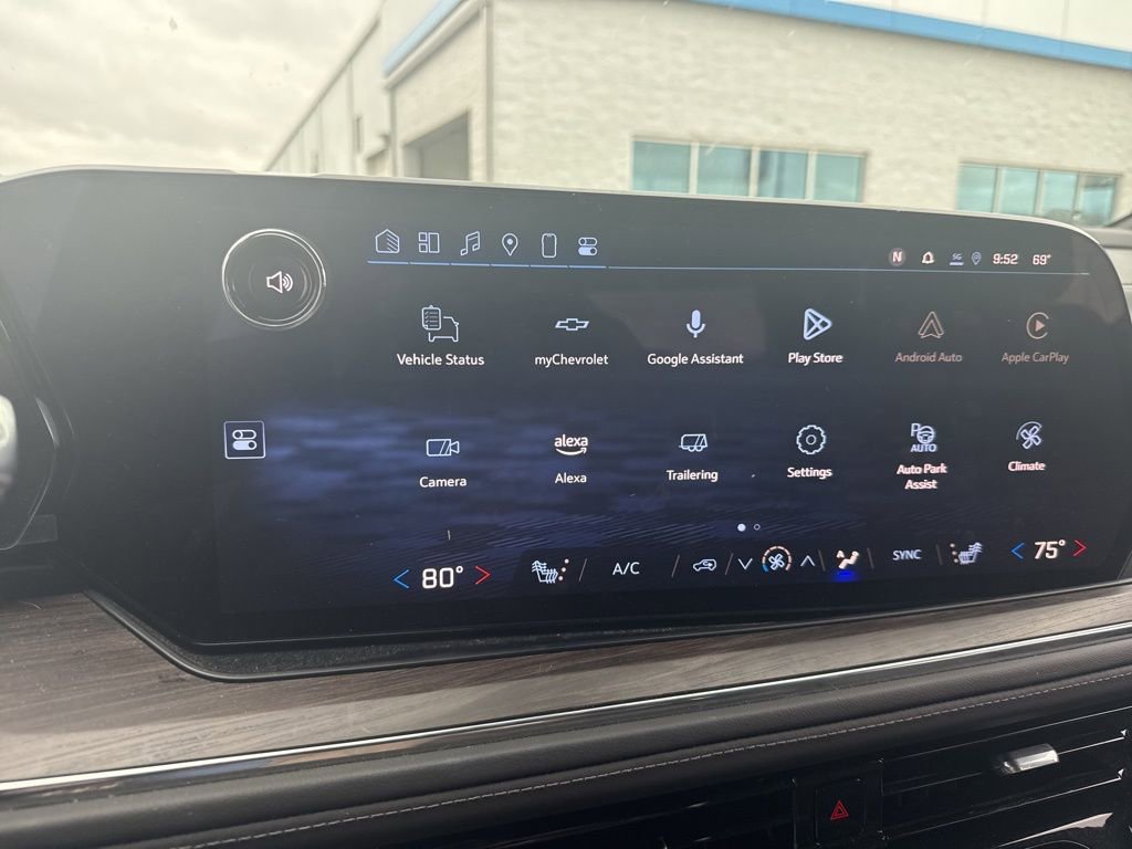 Used 2025 Chevrolet Tahoe Z71 w/ Comfort Package image 14