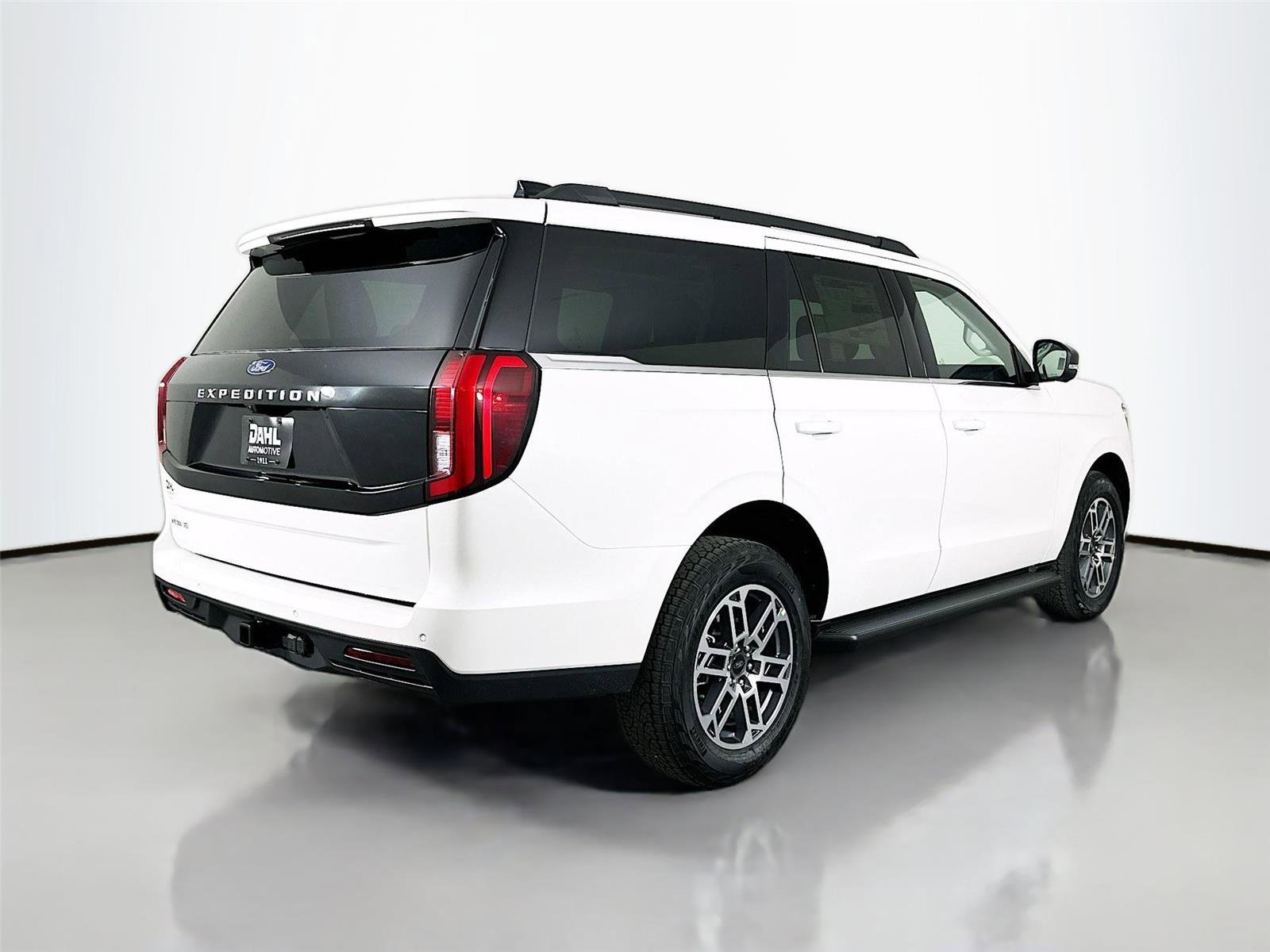 New 2026 Ford Expedition Active image 7