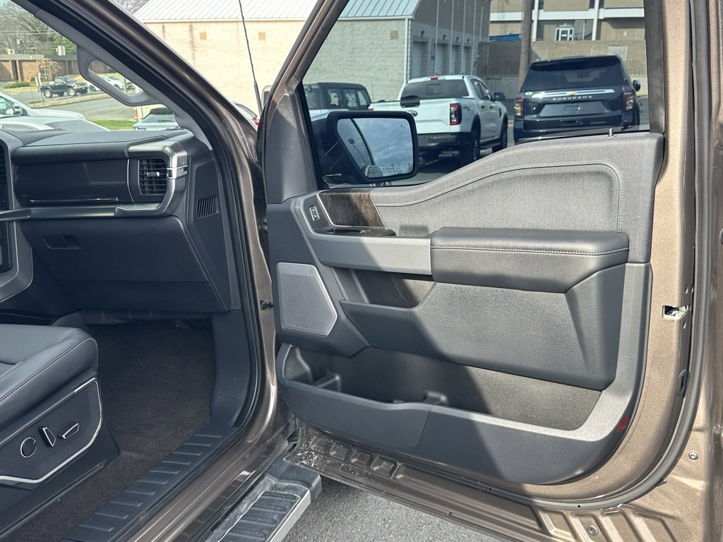 Used 2022 Ford F150 Lariat w/ Equipment Group 502A High image 19