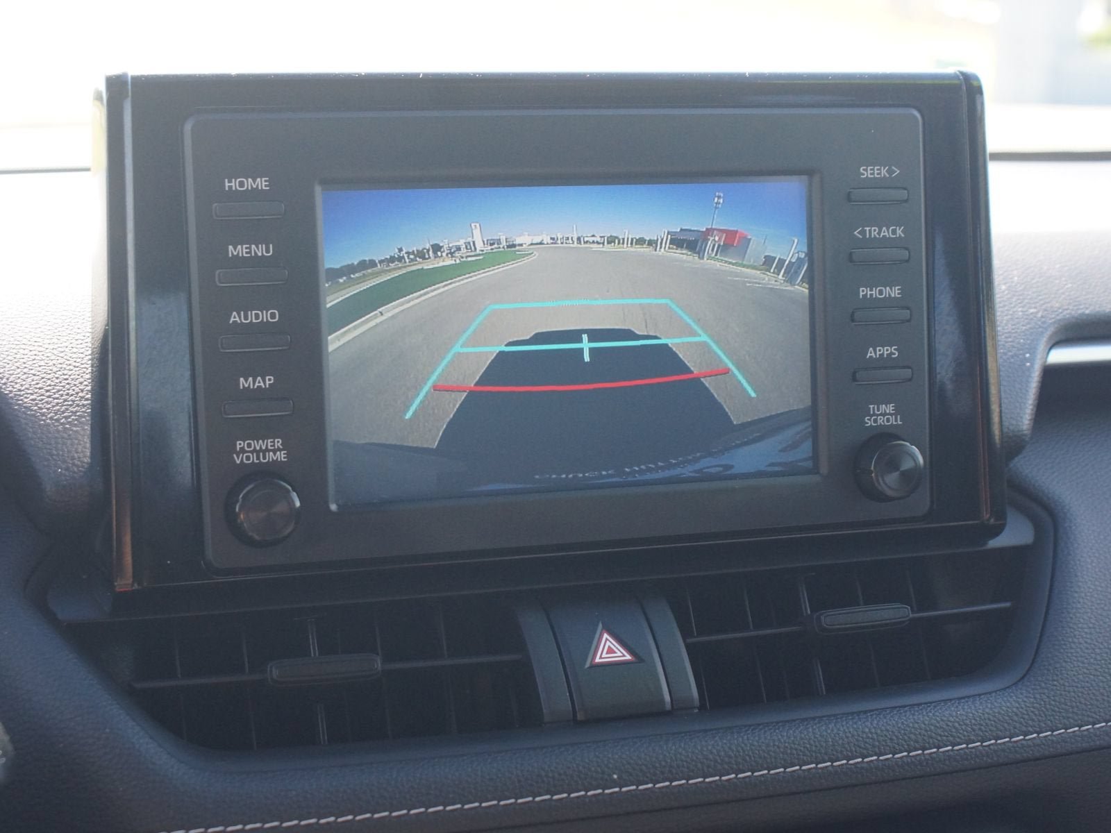 Used 2019 Toyota RAV4 XLE w/ Convenience Package FWD image 7