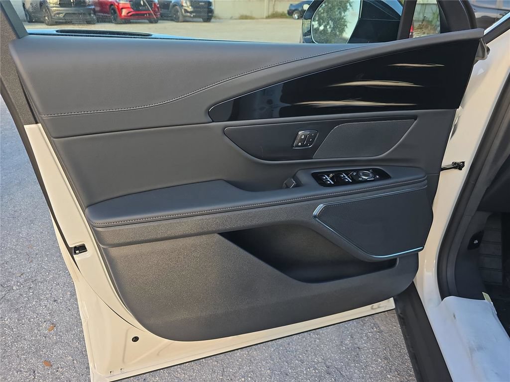 New 2026 Lincoln Nautilus Premier AWD/4WD image 13
