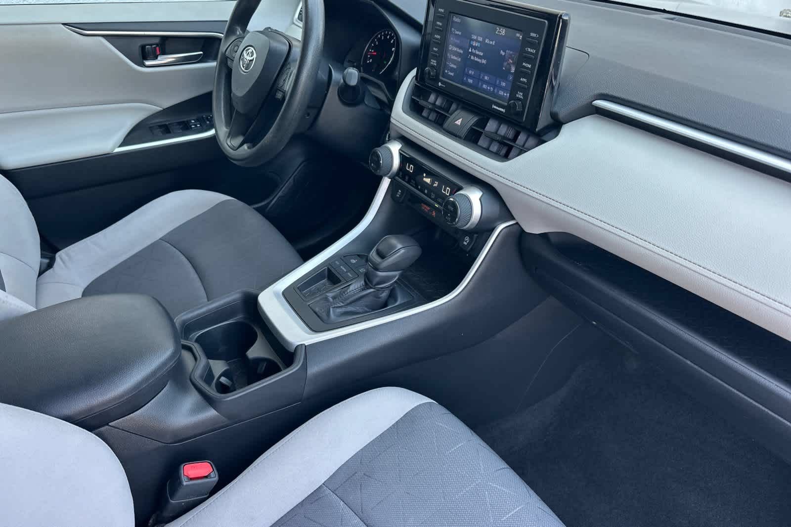 Used 2021 Toyota RAV4 XLE FWD image 17