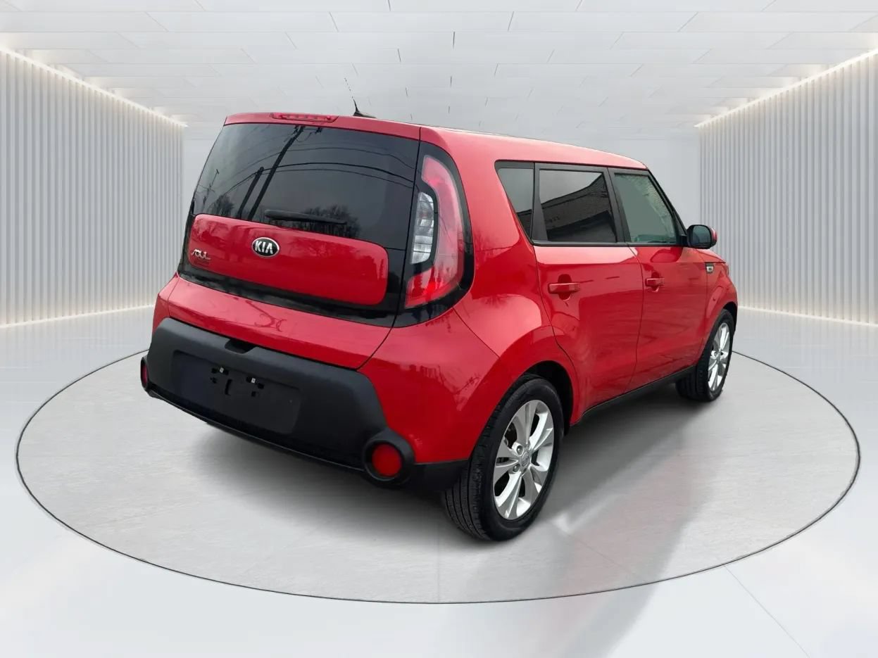 Used 2015 Kia Soul + FWD image 4