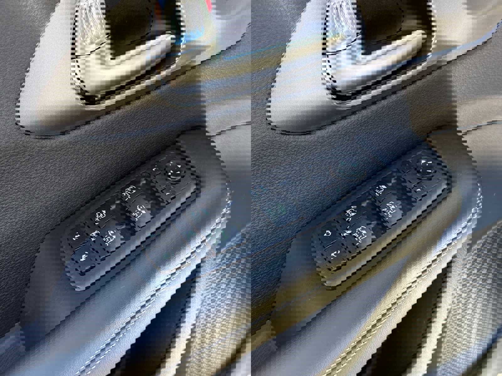 New 2026 Chrysler Pacifica Select image 8