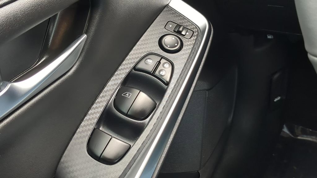 Certified 2024 Nissan Sentra SR FWD image 20