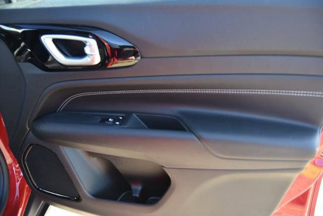 Used 2023 Jeep Compass Altitude image 10