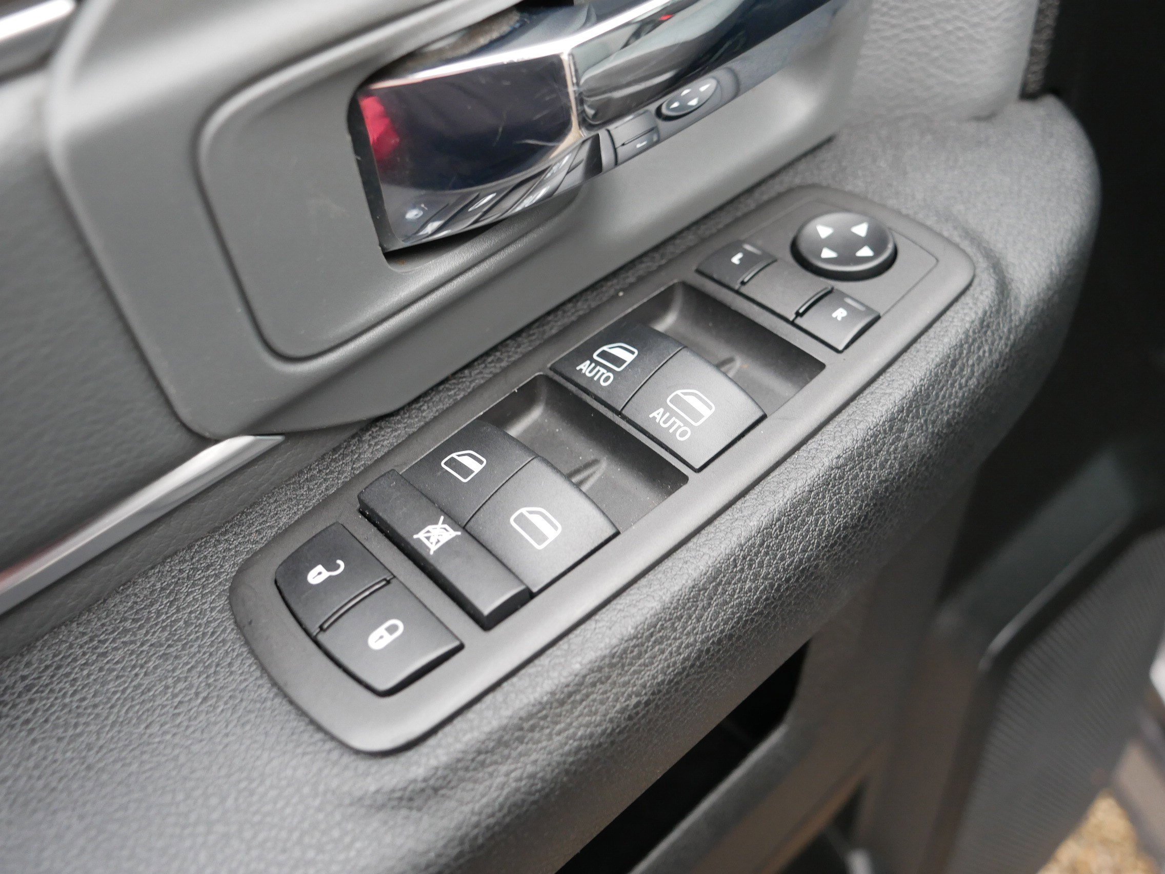 Certified 2024 RAM 1500 Classic SLT image 19