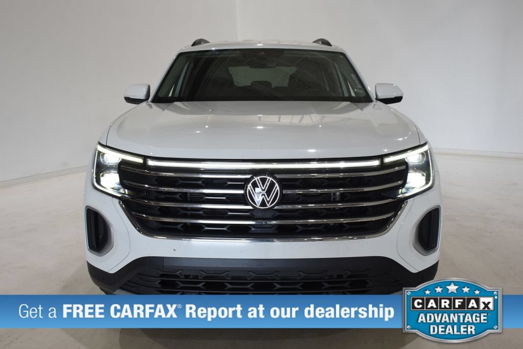 Used 2025 Volkswagen Atlas SE FWD image 2