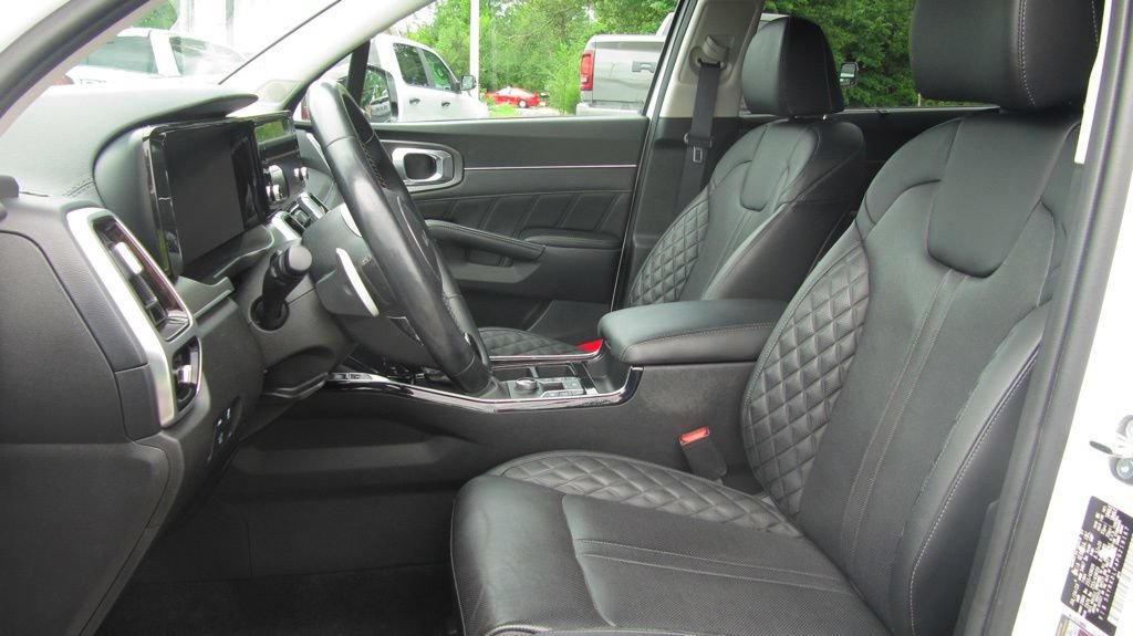 Used 2023 Kia Sorento SX AWD/4WD image 7