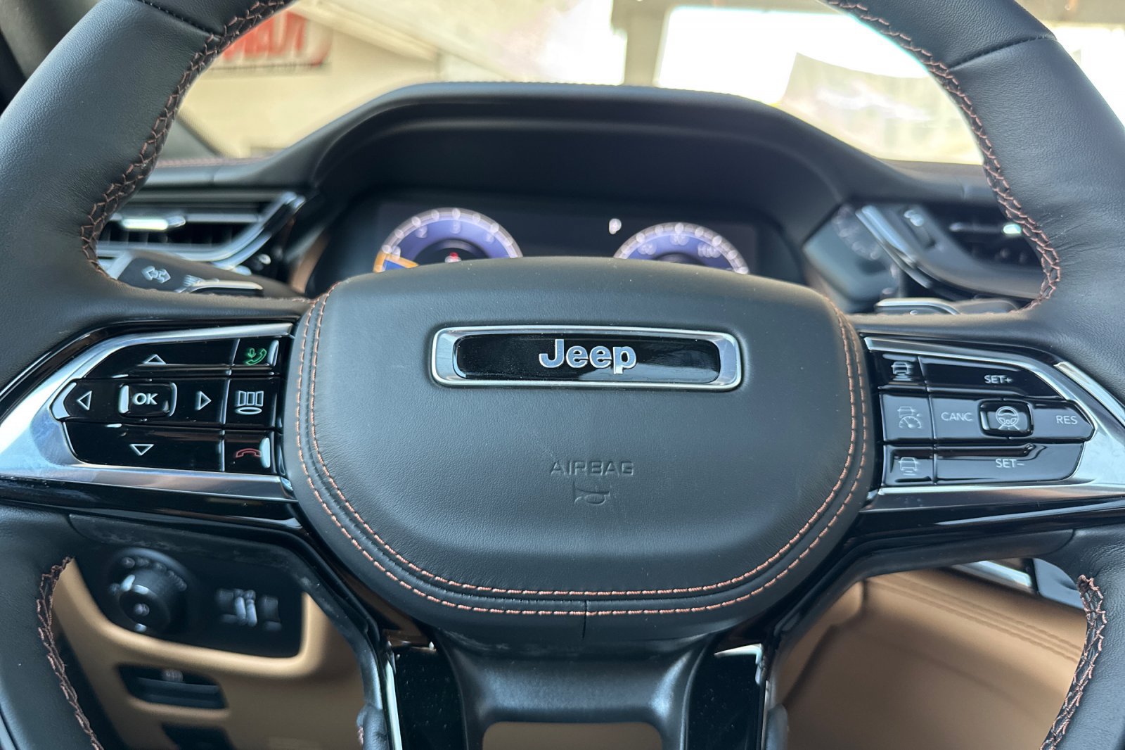New 2026 Jeep Grand Cherokee Summit w/ Obsidian Package AWD/4WD image 22