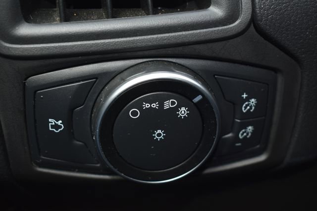 Used 2017 Ford Focus SE FWD image 19