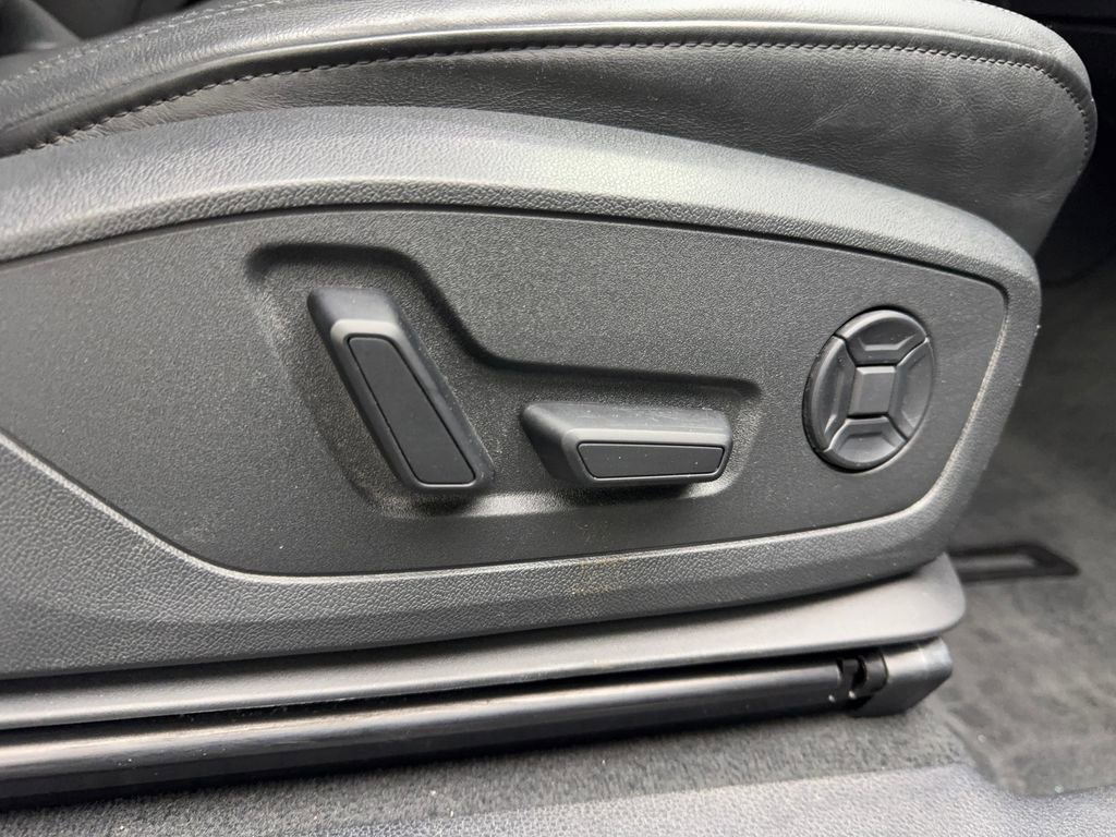 Used 2022 Audi Q3 2.0T Premium w/ Convenience Package image 47