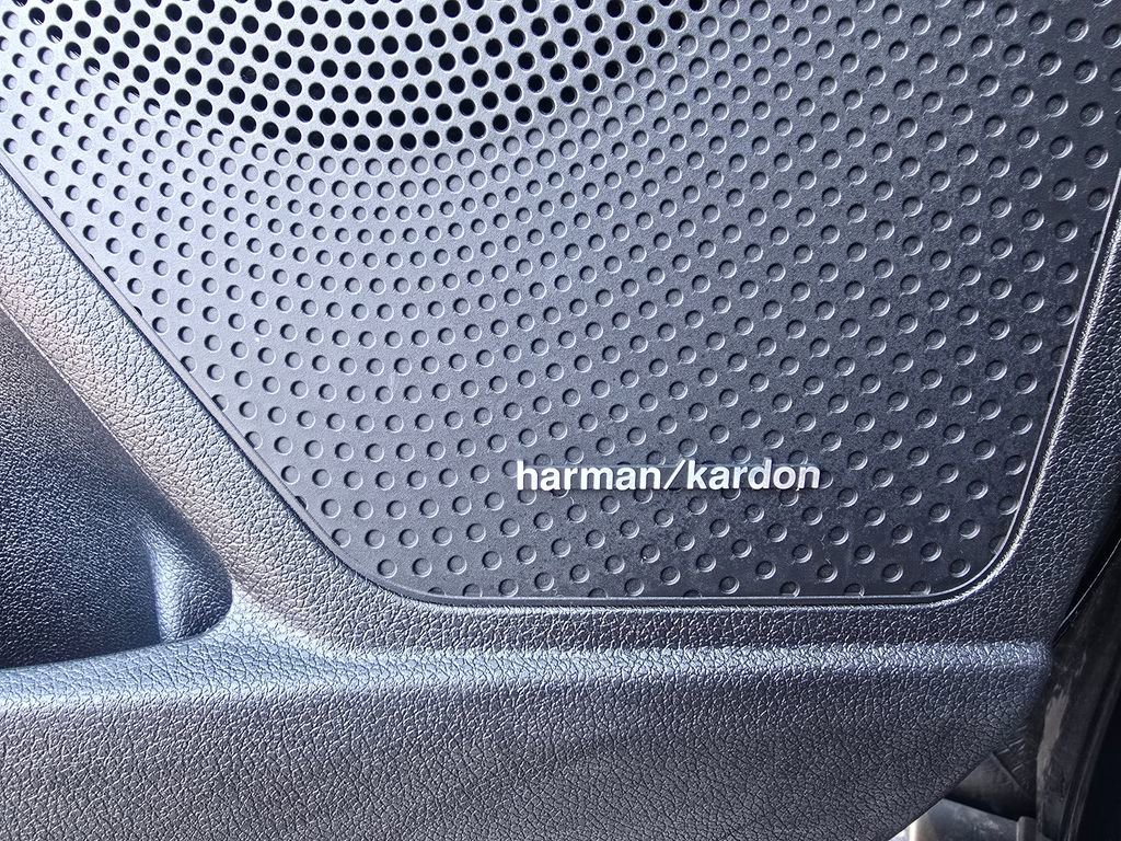 Used 2022 Kia Niro EX Premium image 30