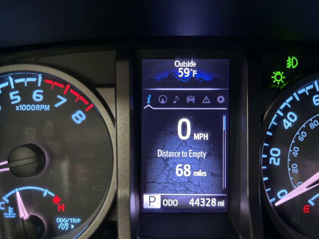Used 2018 Toyota Tacoma SR5 AWD/4WD image 27