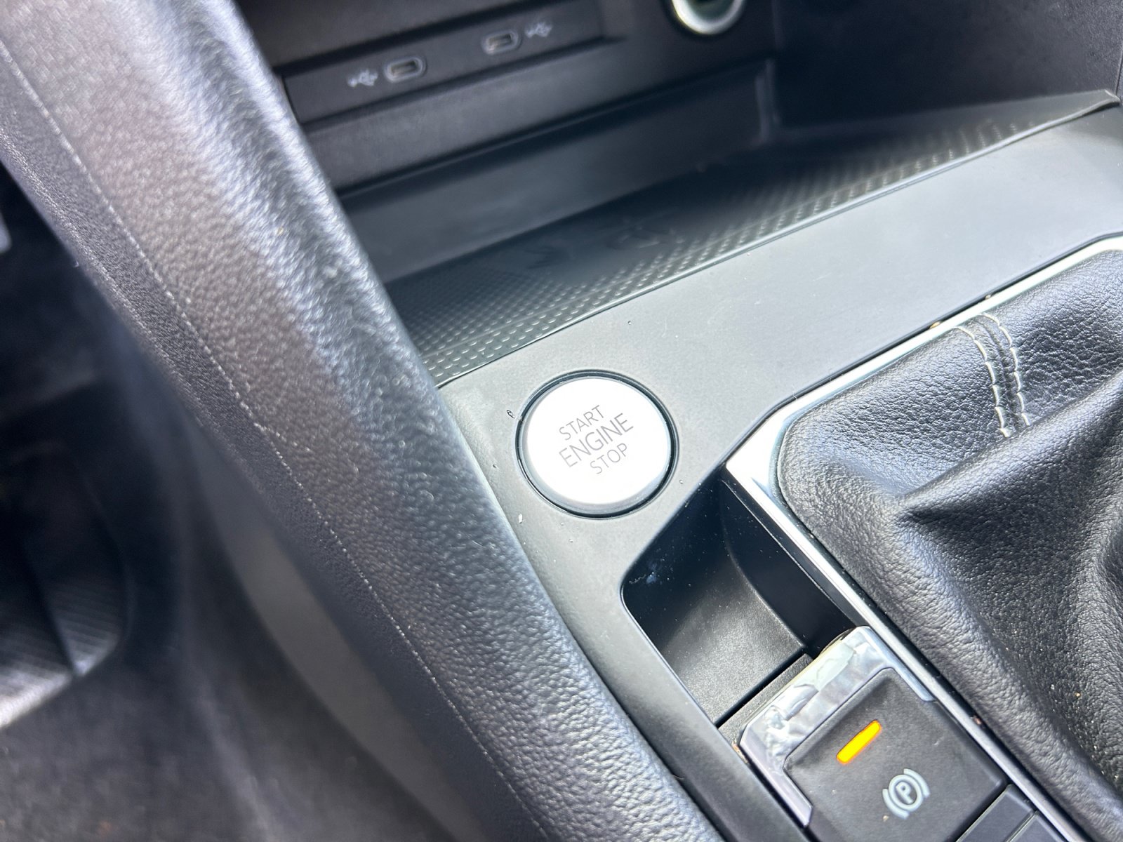Certified 2022 Volkswagen Taos SE FWD image 28