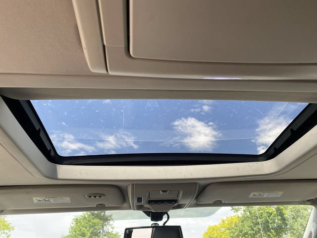 Used 2014 Chrysler Town & Country Touring-L w/ Driver Convenience Group FWD image 23