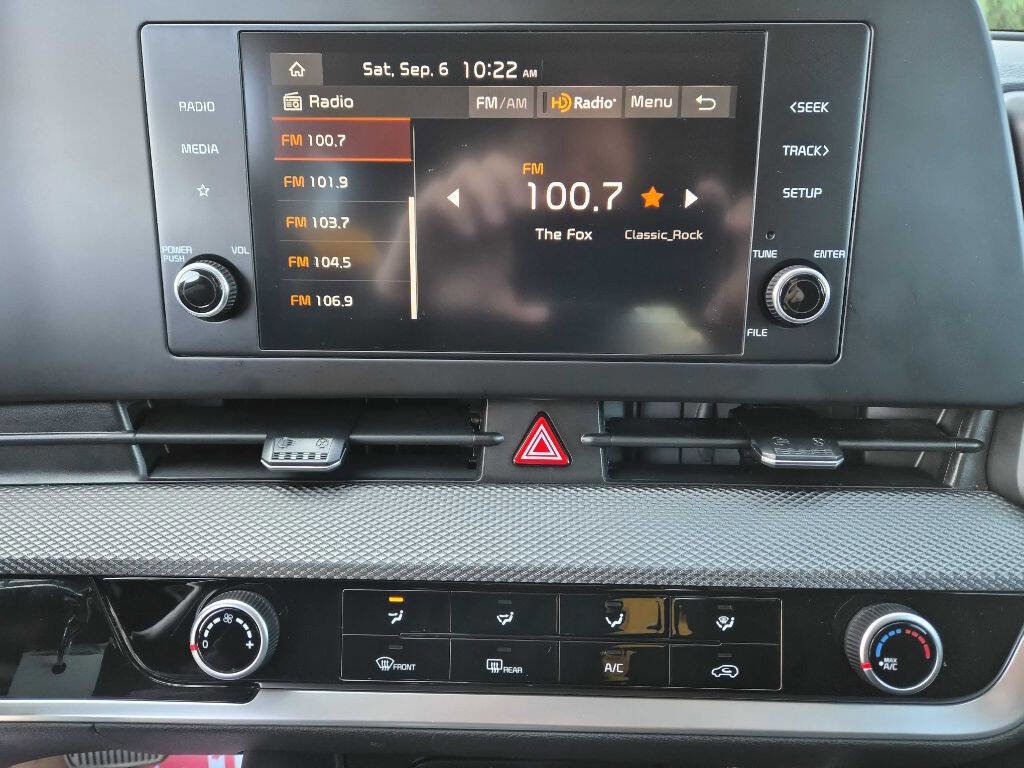 Used 2024 Kia Sportage LX image 9