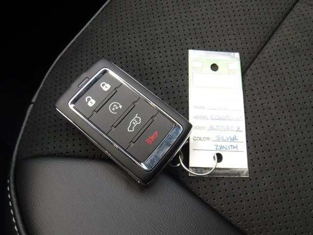 New 2025 Jeep Grand Cherokee Altitude image 38