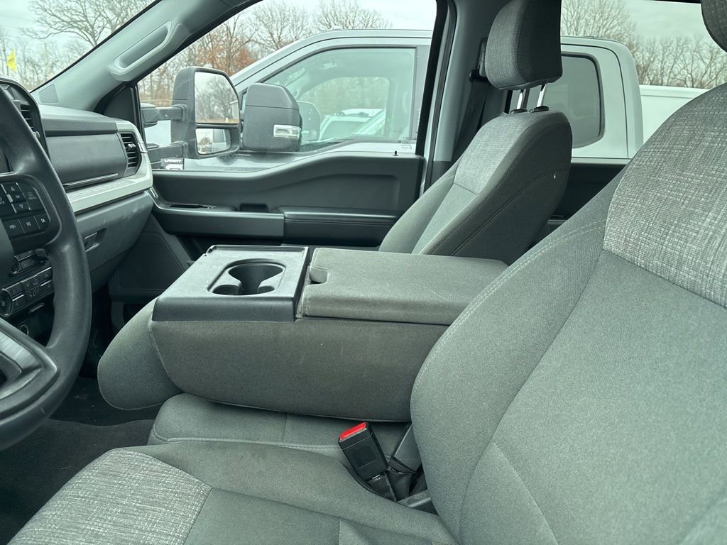 Used 2025 Ford F350 XLT image 14