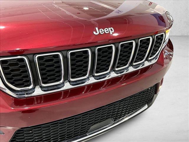 Used 2023 Jeep Grand Cherokee Laredo RWD image 30